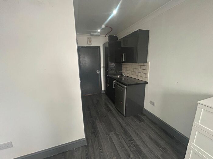 1 Bedroom Studio To Rent In Thorold Road, Ilford, He, Uk, IG1