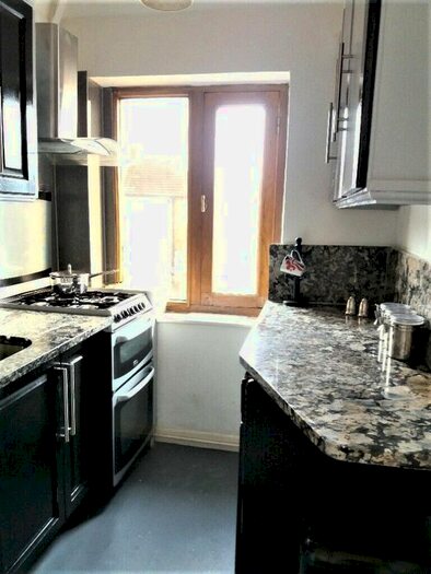 2 Bedroom Maisonette To Rent In Berwick Avenue, Hayes, Middlesex, UB4