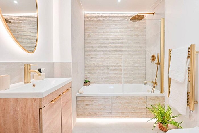 1 Bedroom Flat For Sale In Hetley Road, Shepherd's Bush, London, W12