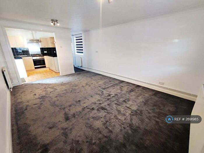 1 Bedroom Flat To Rent In Wimborne Road, Poole, BH15