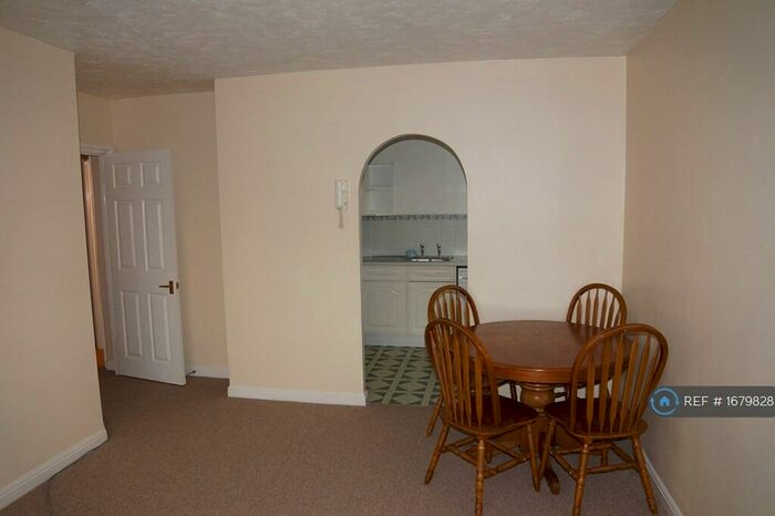 1 Bedroom Flat To Rent In Fallow Rise, Hertford, SG13