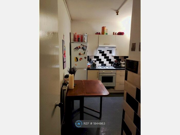 4 Bedroom Flat To Rent In Marden House, London, E8