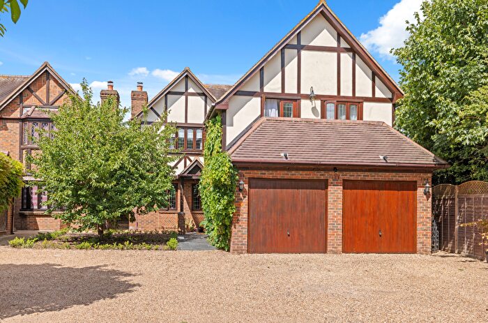 6 Bedroom Detached House For Sale In The Oakes - Perrysfield Road, Waltham Cross, Hertfordshire, EN8