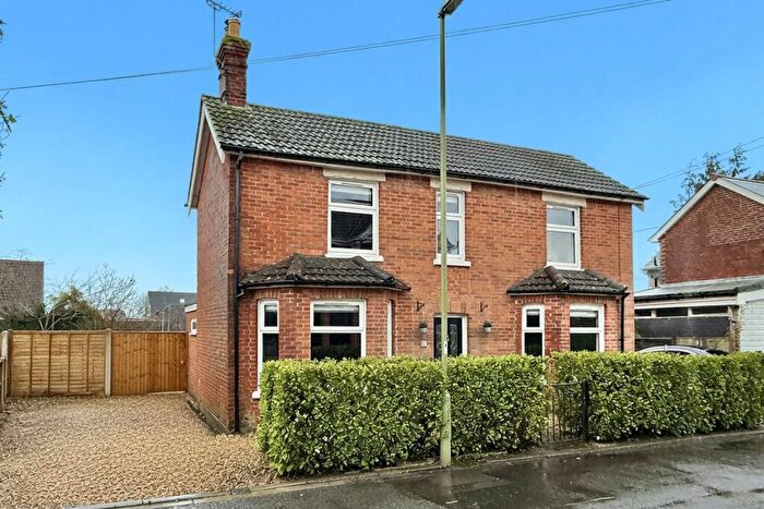 4 Bedroom Detached House For Sale In Middleton Road, Ringwood, BH24