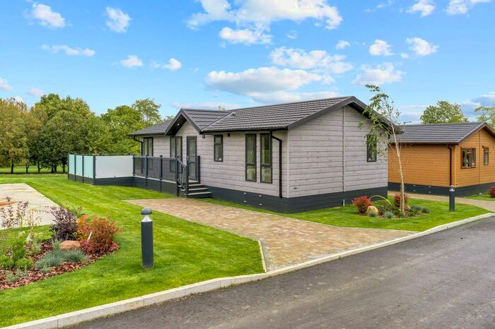 2 Bedroom Mobile/park Home For Sale In Toft Road, Bourn, CB23