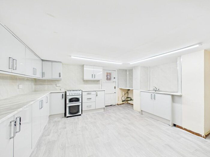 3 Bedroom House To Rent In Norwood Avenue, Shipley, BD18