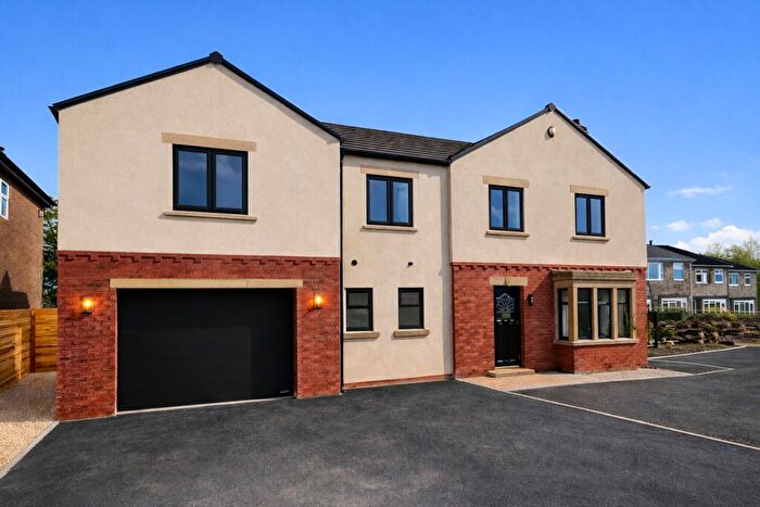 4 Bedroom Detached House For Sale In Oxford Road, Gomersal, Cleckheaton, West Yorkshire, BD19