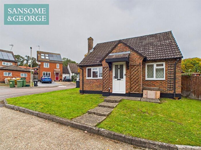 2 Bedroom Bungalow For Sale In Bracken Bank, Lychpit, Basingstoke, Hampshire, RG24