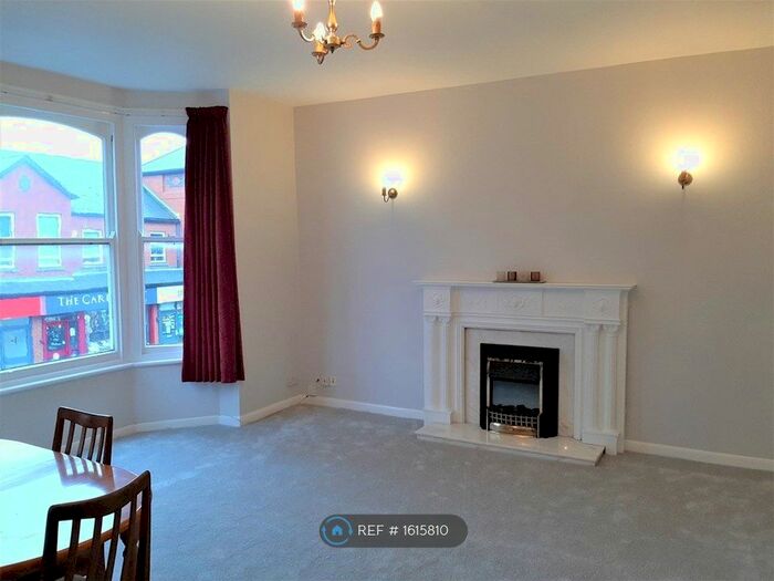 3 Bedroom Flat To Rent In St. Peters Avenue, Cleethorpes, DN35
