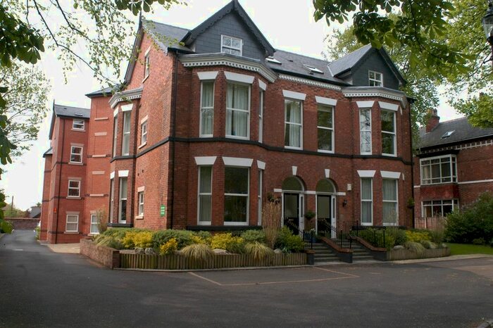 2 Bedroom Flat To Rent In Heaton Moor Road, Heaton Moor, Stockport, SK4