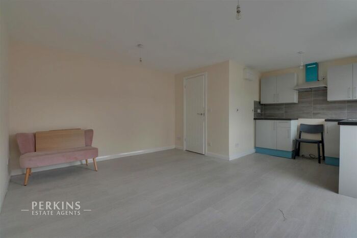 Studio To Rent In Crossway, Hayes, UB3