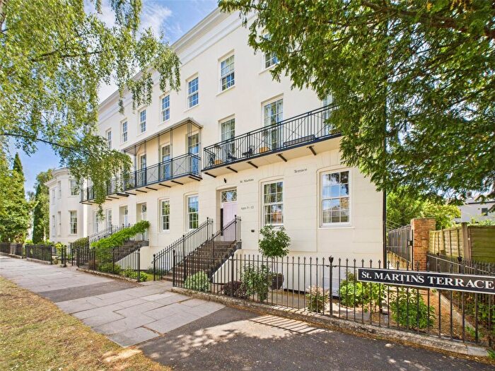 2 Bedroom Apartment For Sale In Clarence Square, Cheltenham, Gloucestershire, GL50