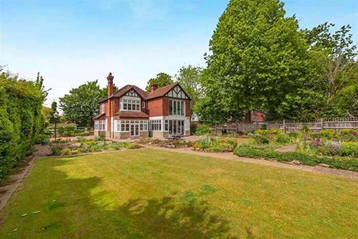 4 Bedroom Detached House For Sale In Pheasant Lane, Maidstone, ME15