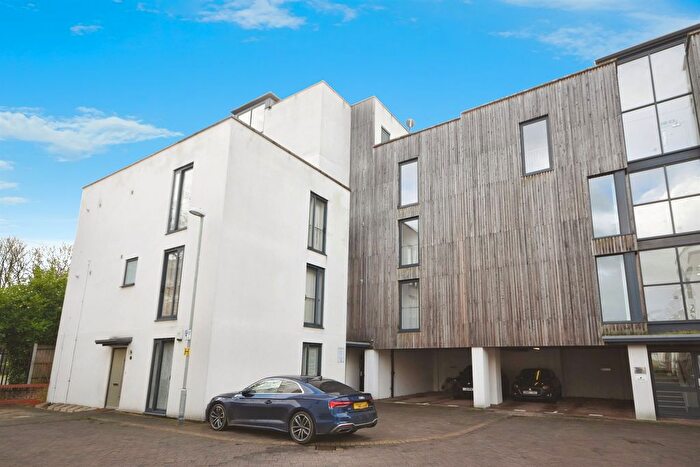 1 Bedroom Penthouse For Sale In Hardy Close, Chelmsford, CM1
