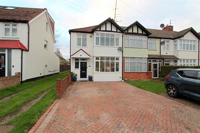 3 Bedroom House For Sale In Hillview Road, Sutton, SM1