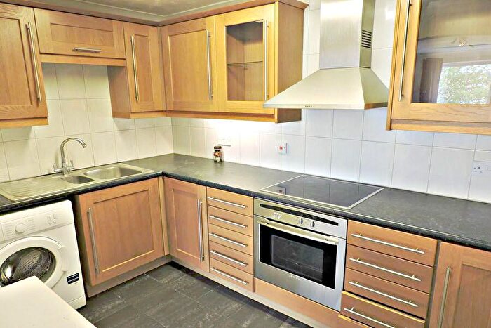 2 Bedroom Flat To Rent In Windsor Drive, High Wycombe, HP13