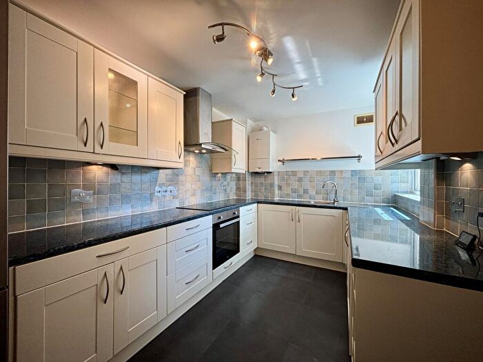 2 Bedroom Flat To Rent In Forsythe Shades Court, The Avenue, BR3