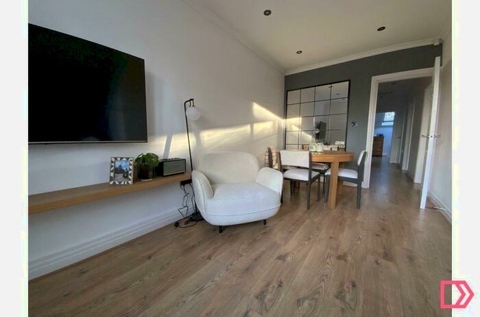 2 Bedroom Flat To Rent In South Albert Road, Aigburth, Liverpool, Merseyside, L17