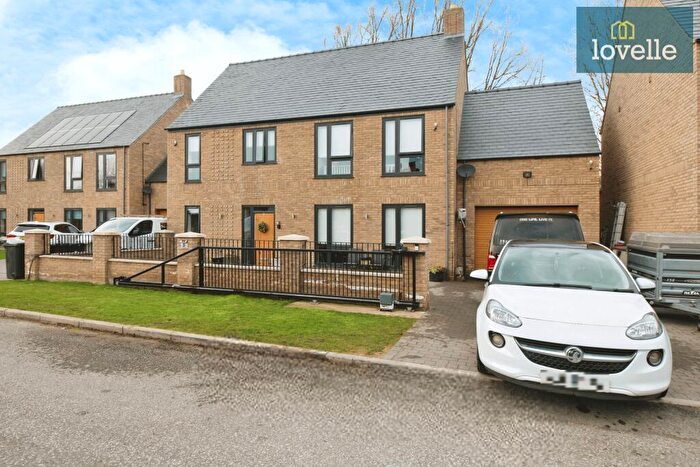 5 Bedroom Detached House For Sale In The Riverbank, Louth, LN11