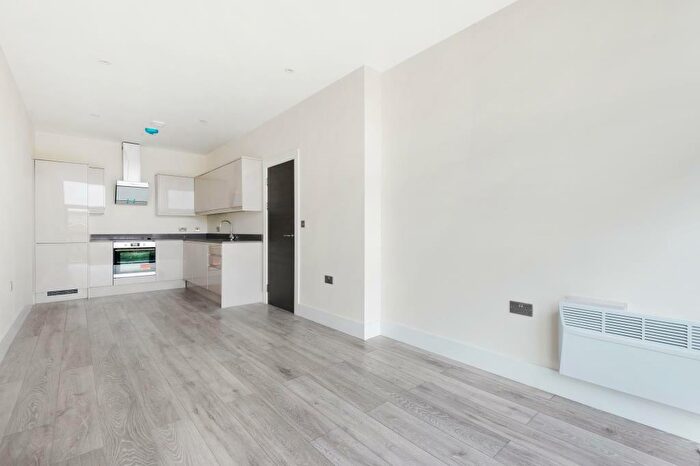 1 Bedroom Apartment To Rent In Slough, Berkshire, SL1