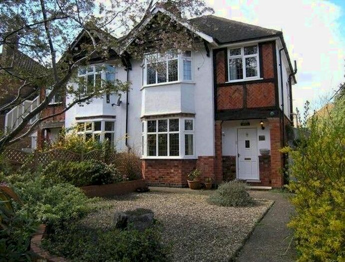 3 Bedroom Property To Rent In London Road, Northampton, NN4