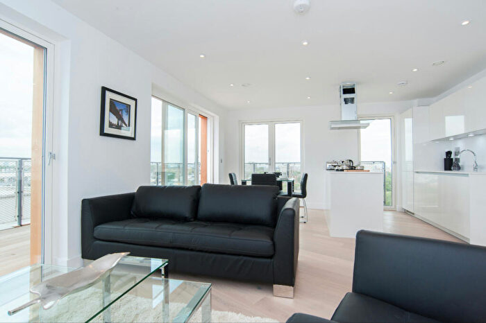 2 Bedroom Flat To Rent In Wenlock Road, Islington, London, N1