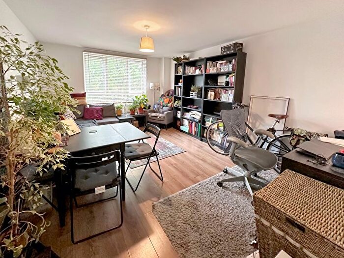 1 Bedroom Flat To Rent In Campbell Road, London, E3