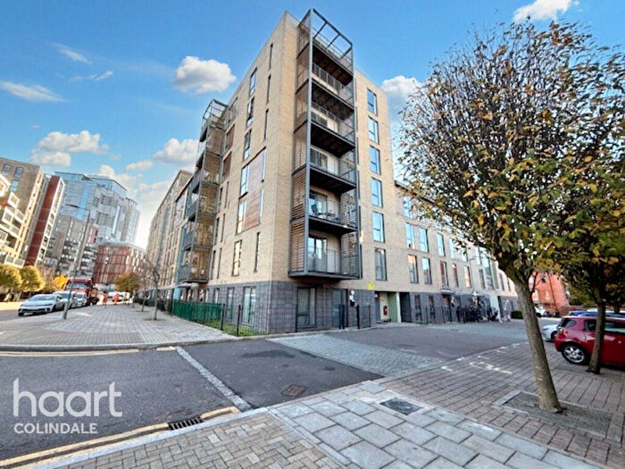 2 Bedroom Apartment For Sale In Tanner Close, NW9