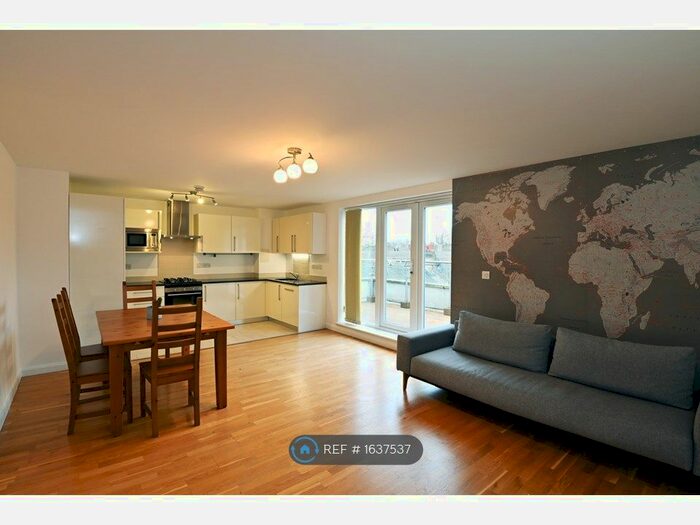 2 Bedroom Flat To Rent In Gallery Court, London, N3
