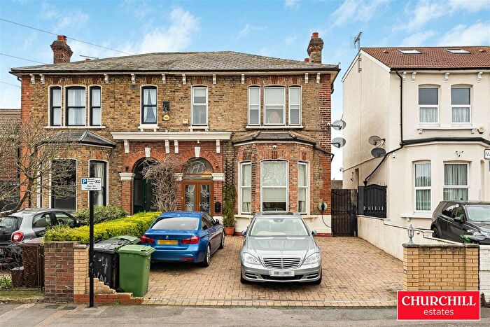 5 Bedroom Property For Sale In Wallwood Road, Leytonstone, E11