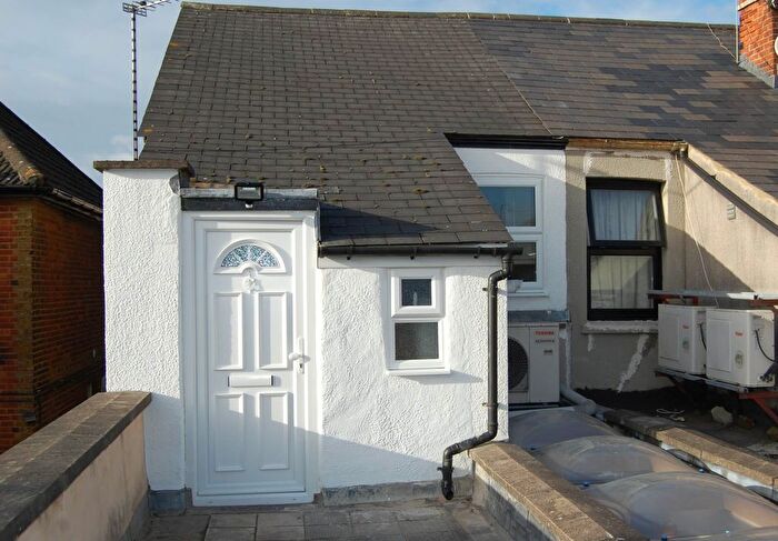 1 Bedroom Maisonette To Rent In Station Road, Addlestone, KT15