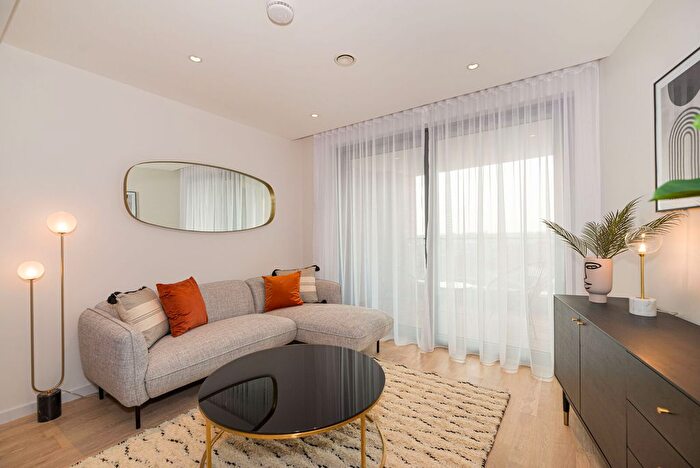 2 Bedroom Flat For Sale In Camley Street, King's Cross, N1C
