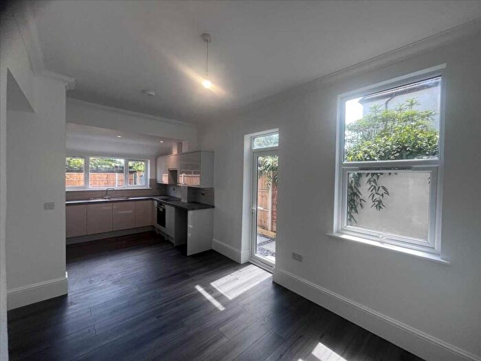 3 Bedroom Terraced House To Rent In Westcliff On Sea, SS0