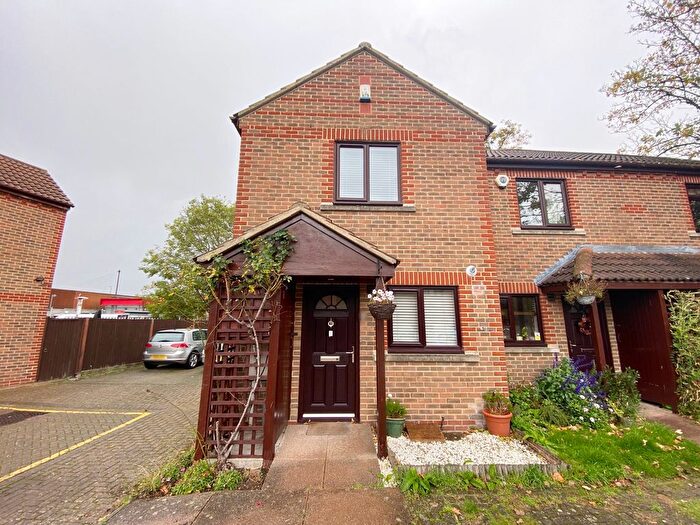 2 Bedroom End Of Terrace House To Rent In River Park View, Orpington, BR6