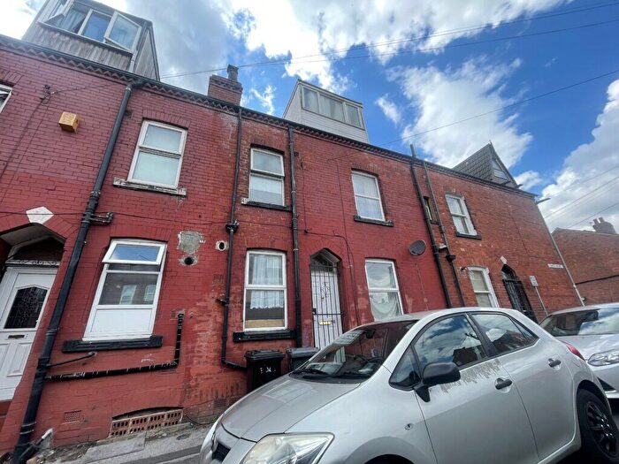 2 Bedroom Terraced House To Rent In Cowper Mount, Leeds, LS9