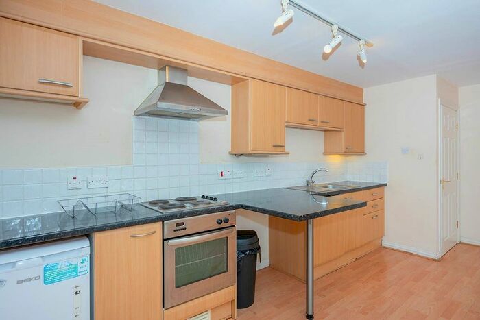 2 Bedroom Flat To Rent In Chancellor Court, Liverpool, Merseyside, L8