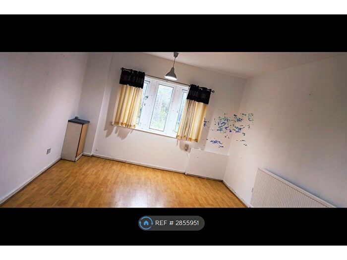 1 Bedroom Flat To Rent In Town Street, Pudsey, LS28