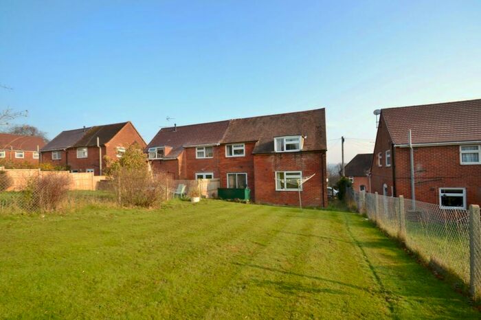 4 Bedroom Semi-Detached House To Rent In Stanmore, SO22