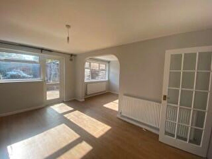 3 Bedroom House To Rent In Lambourn Crescent, Leamington Spa, CV31