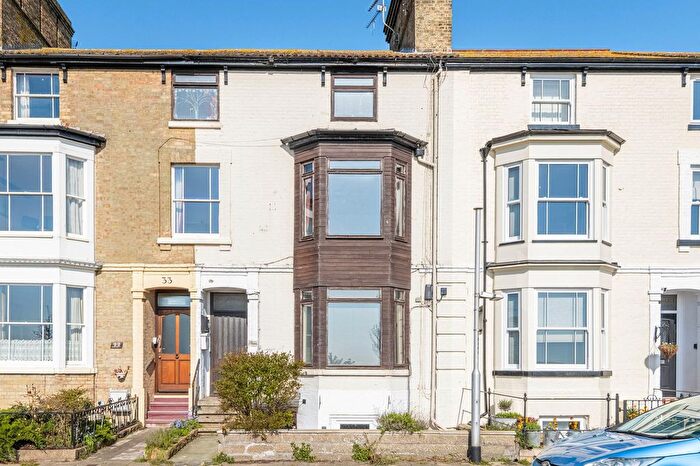 1 Bedroom Flat For Sale In Marine Parade, Lowestoft, NR33
