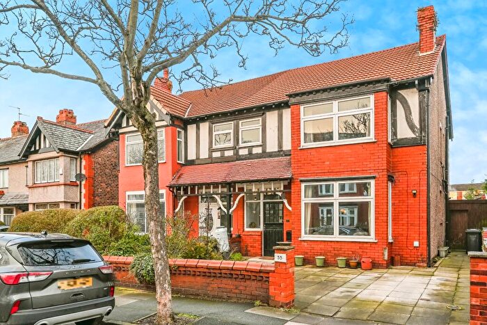 4 Bedroom Semi-Detached House For Sale In York Avenue, Crosby, Merseyside, L23