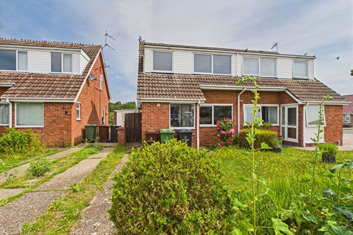 3 Bedroom Semi-Detached House To Rent In Hawthorn Way, Thetford, IP24