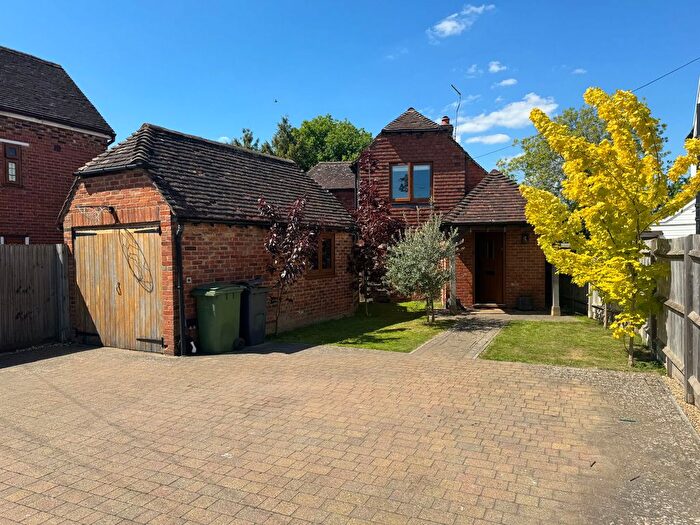 3 Bedroom Detached House For Sale In Station Road, Staplehurst, TN12