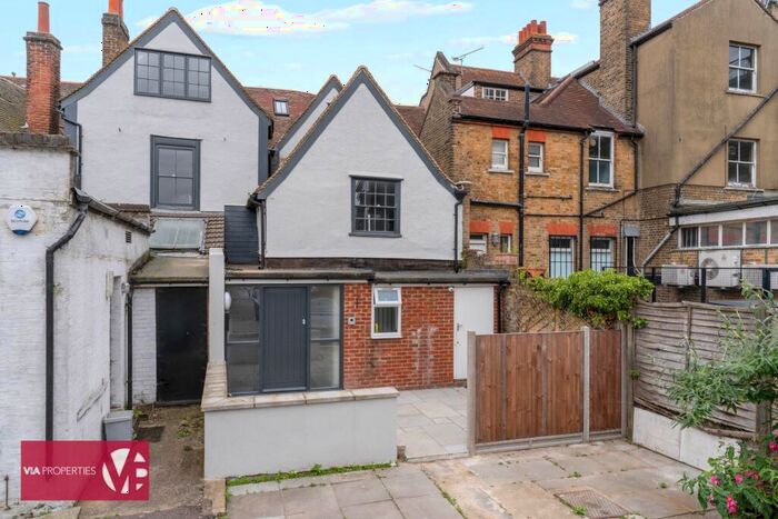 2 Bedroom Apartment To Rent In Library Mews, Brewery Road, Hoddesdon, EN11