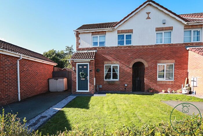3 Bedroom End Of Terrace House For Sale In Dunnock Lane, Preston, PR4
