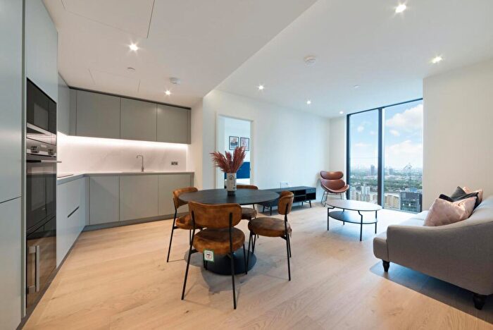 2 Bedroom Apartment To Rent In Harcourt Tower, South Quay Plaza, Canary Wharf, E14