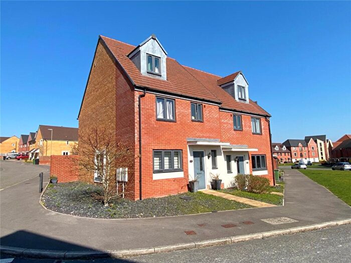 4 Bedroom Semi-Detached House For Sale In Trinity Way, Basingstoke, Hampshire, RG24