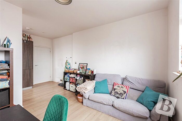 1 Bedroom Flat For Sale In Canside, Meadow Walk, Chelmsford, CM1