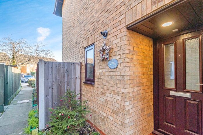 2 Bedroom Terraced House For Sale In Studley Knapp, Walnut Tree, Milton Keynes, MK7