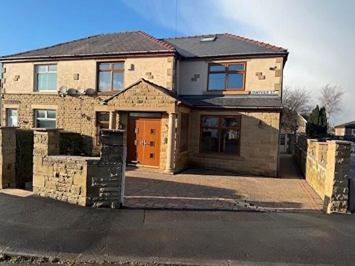 5 Bedroom Semi-Detached House For Sale In Lowther Street, Undercliffe, BD2